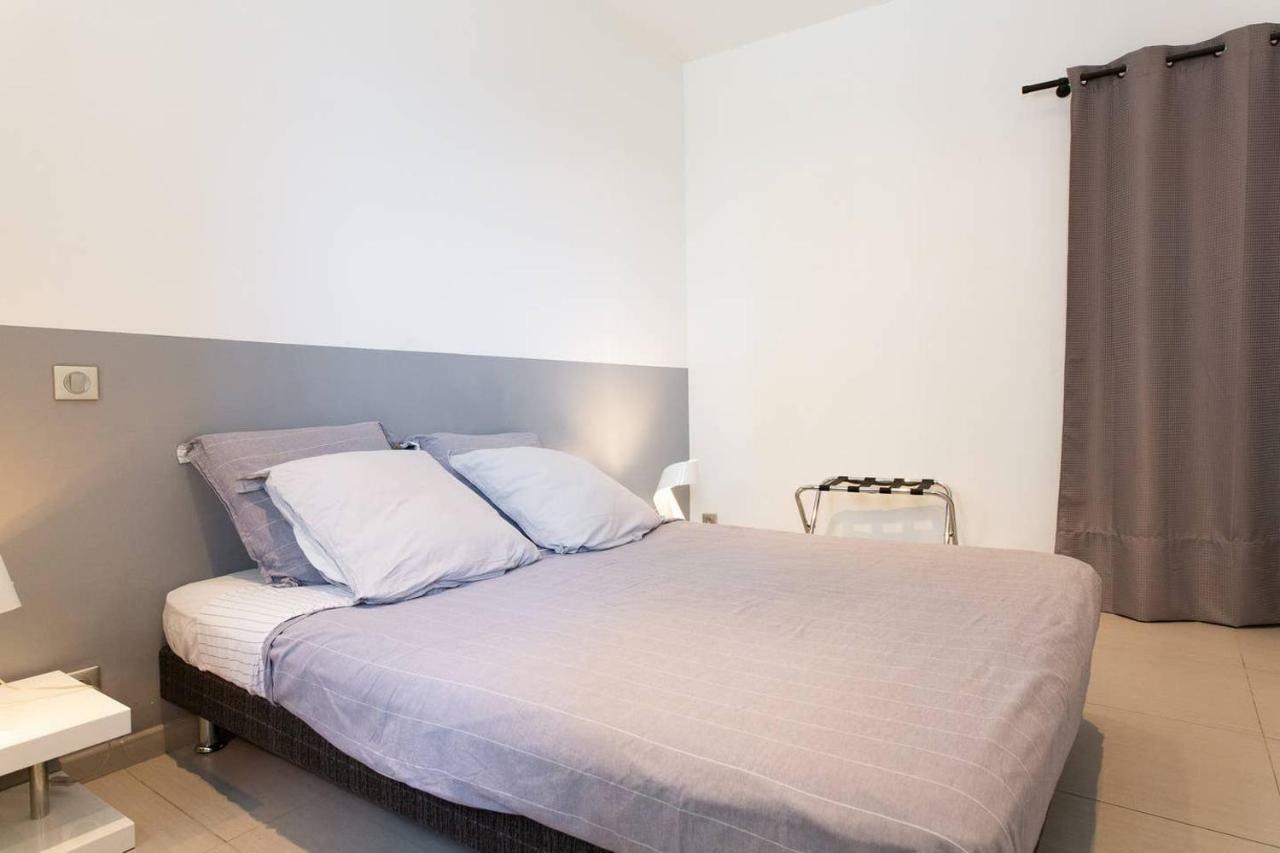 Appartement 4 Personnes Vue Mer Remparts Antibes Bagian luar foto