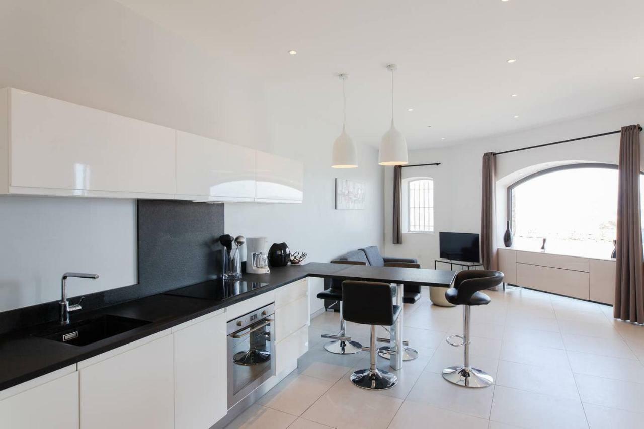 Appartement 4 Personnes Vue Mer Remparts Antibes Bagian luar foto