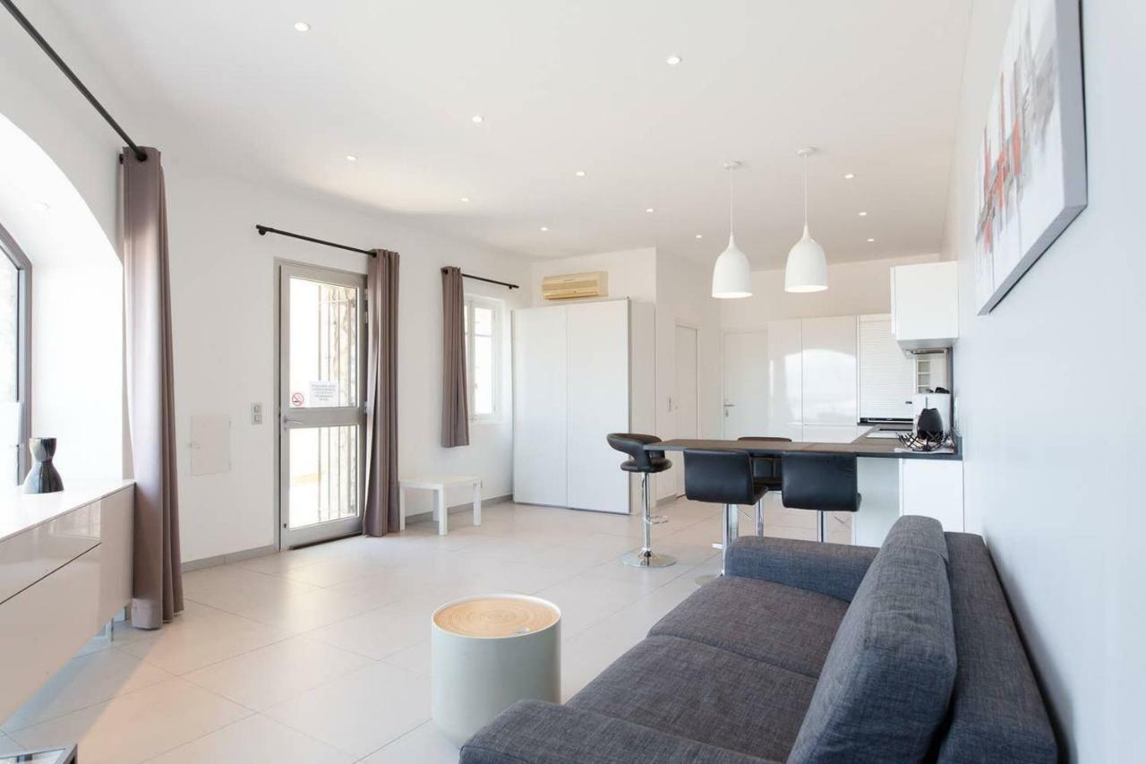 Appartement 4 Personnes Vue Mer Remparts Antibes Bagian luar foto